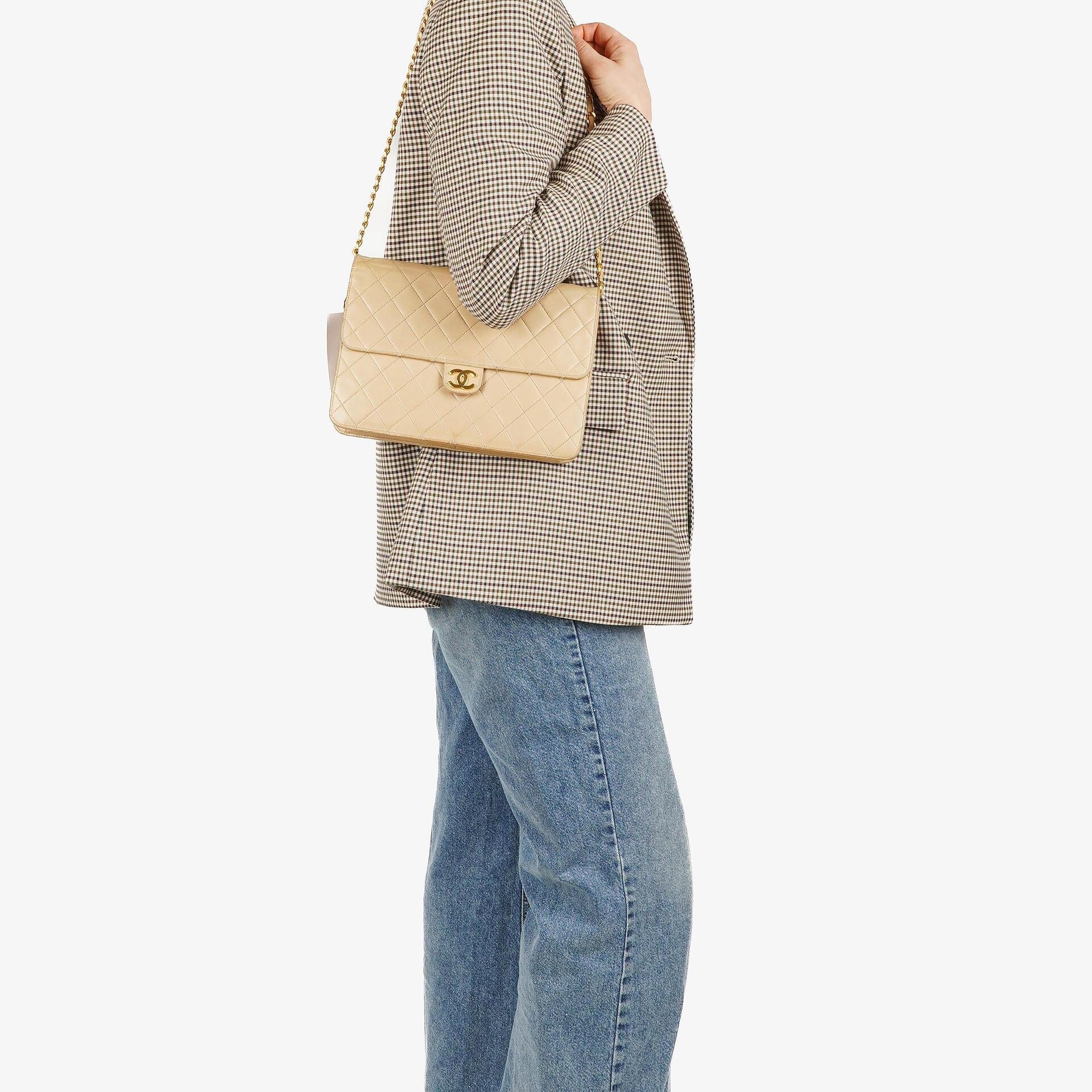 Chanel Medium Classic Single Flap Tasche aus beigem gestepptem Lammleder mit 24K vergoldeten Beschlägen