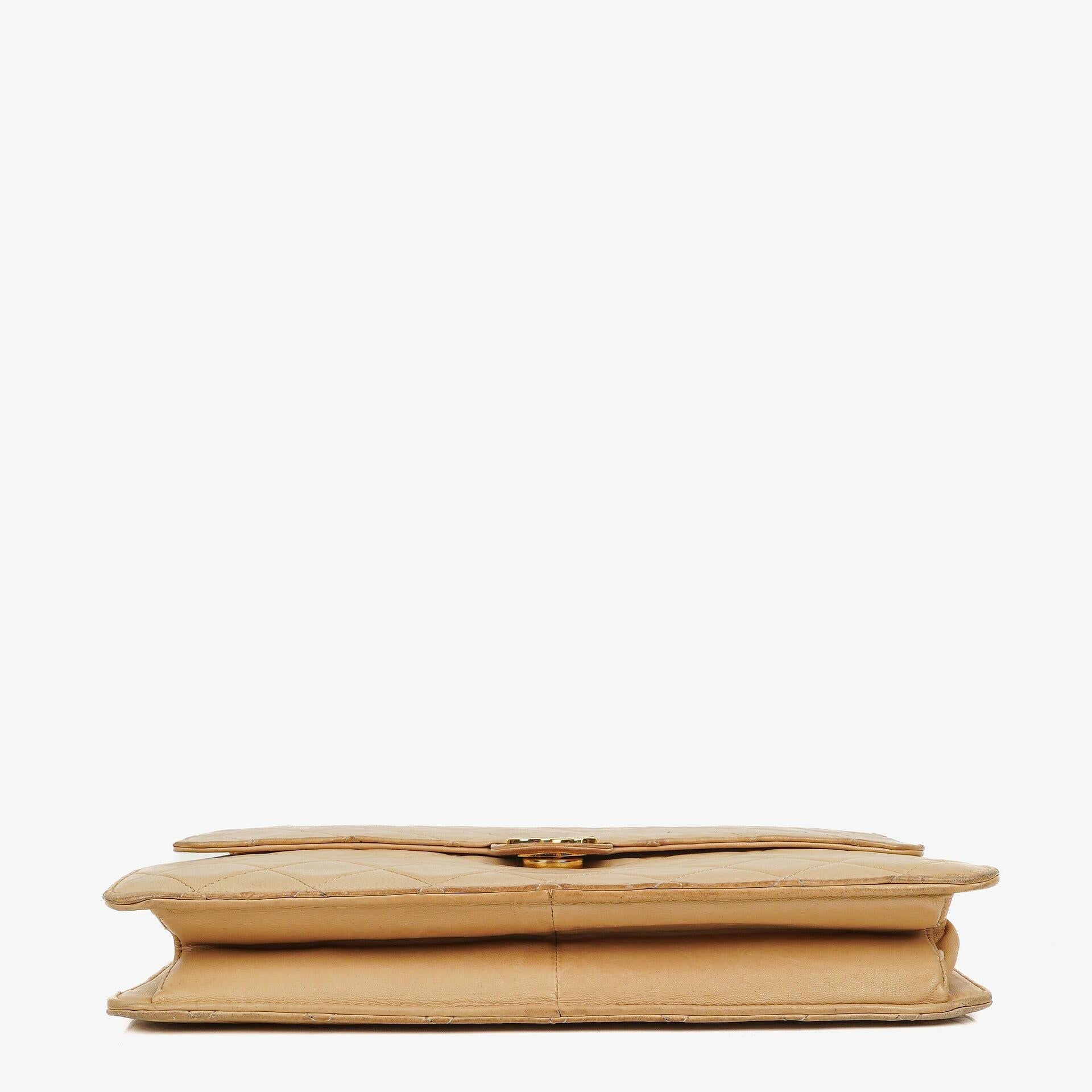Chanel Medium Classic Single Flap Tasche aus beigem gestepptem Lammleder mit 24K vergoldeten Beschlägen