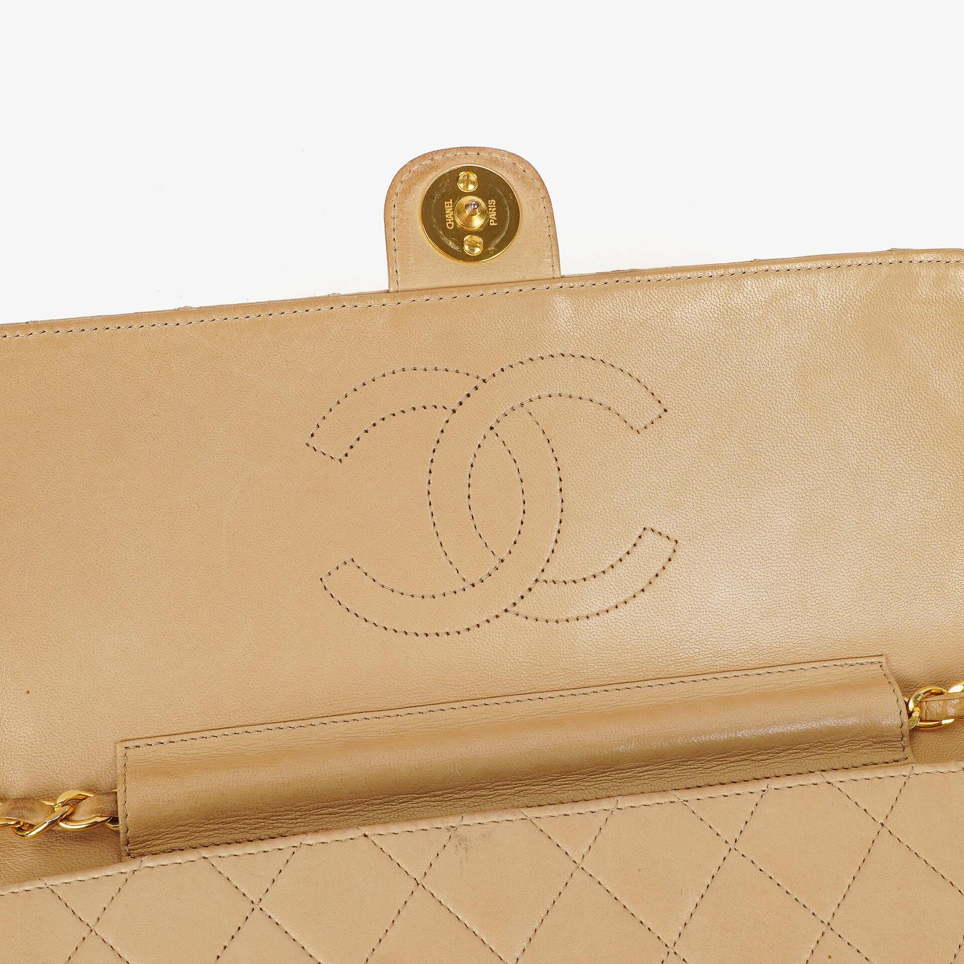 Chanel Medium Classic Single Flap Tasche aus beigem gestepptem Lammleder mit 24K vergoldeten Beschlägen