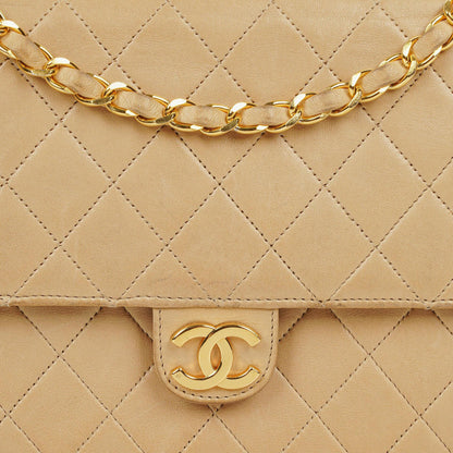 Chanel Medium Classic Single Flap Tasche aus beigem gestepptem Lammleder mit 24K vergoldeten Beschlägen