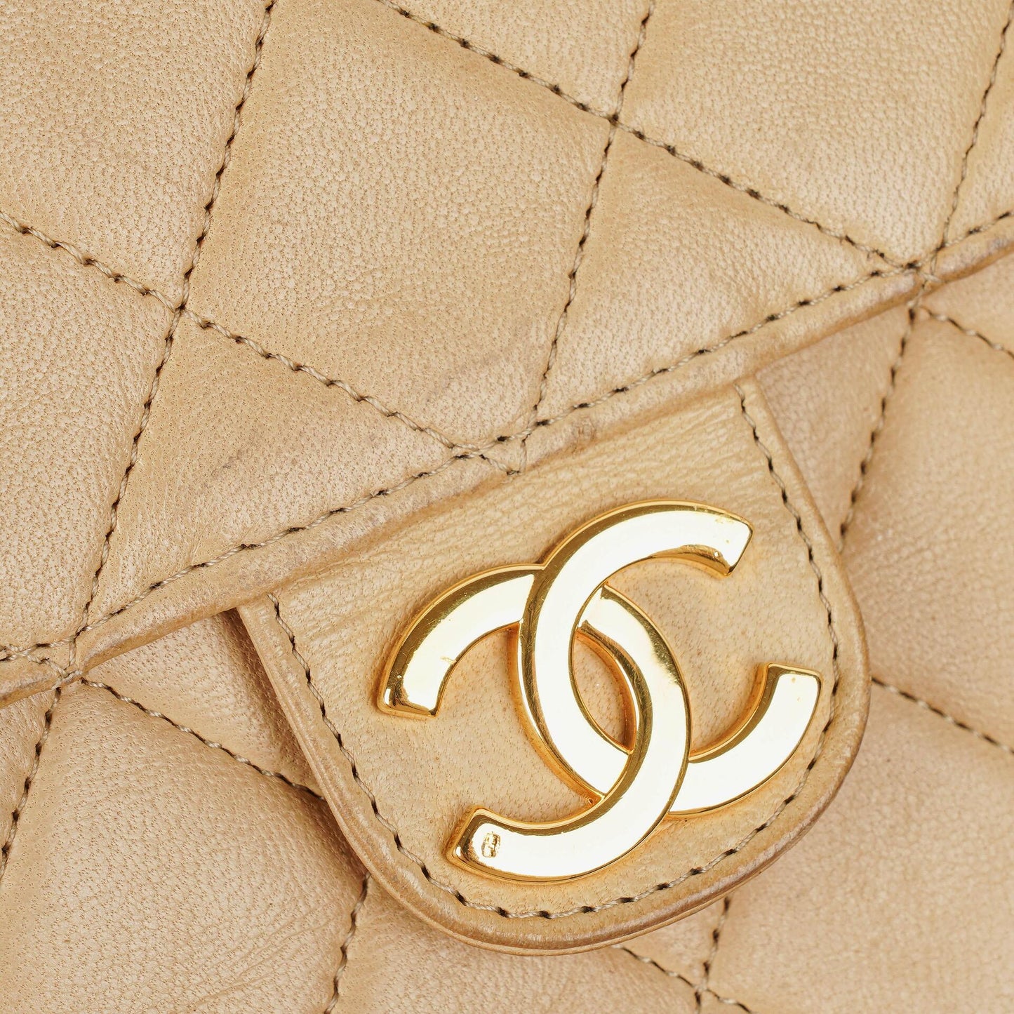 Chanel Medium Classic Single Flap Tasche aus beigem gestepptem Lammleder mit 24K vergoldeten Beschlägen