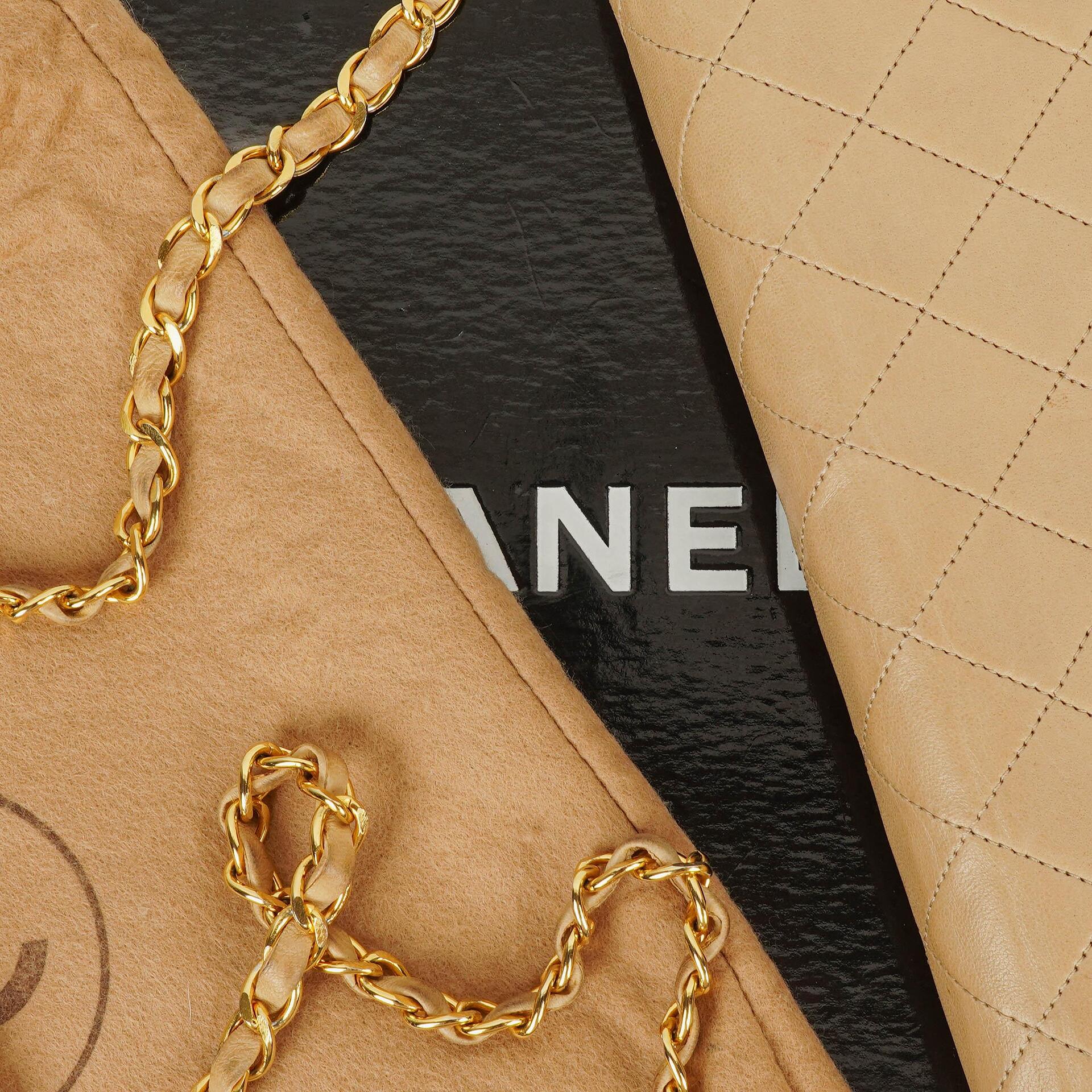 Chanel Medium Classic Single Flap Tasche aus beigem gestepptem Lammleder mit 24K vergoldeten Beschlägen