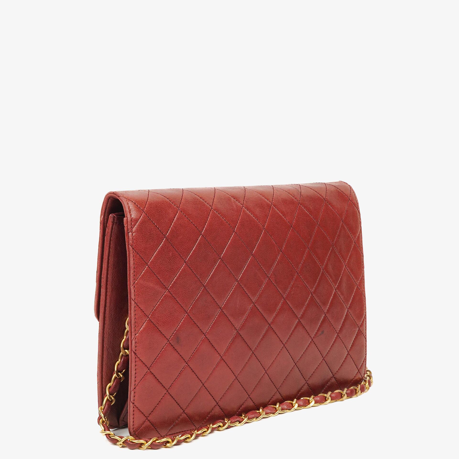 Chanel Medium Classic Single Flap Tasche aus burgunderrotem gestepptem Lammleder mit goldfarbener Hardware