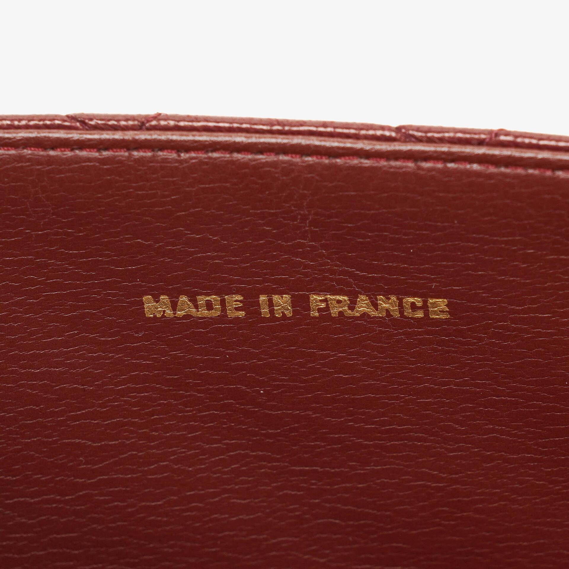 Chanel Medium Classic Single Flap Tasche aus burgunderrotem gestepptem Lammleder mit goldfarbener Hardware