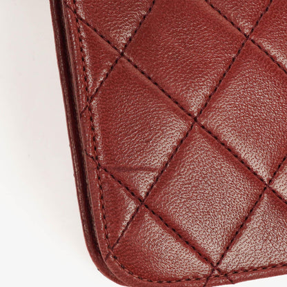 Chanel Medium Classic Single Flap Tasche aus burgunderrotem gestepptem Lammleder mit goldfarbener Hardware