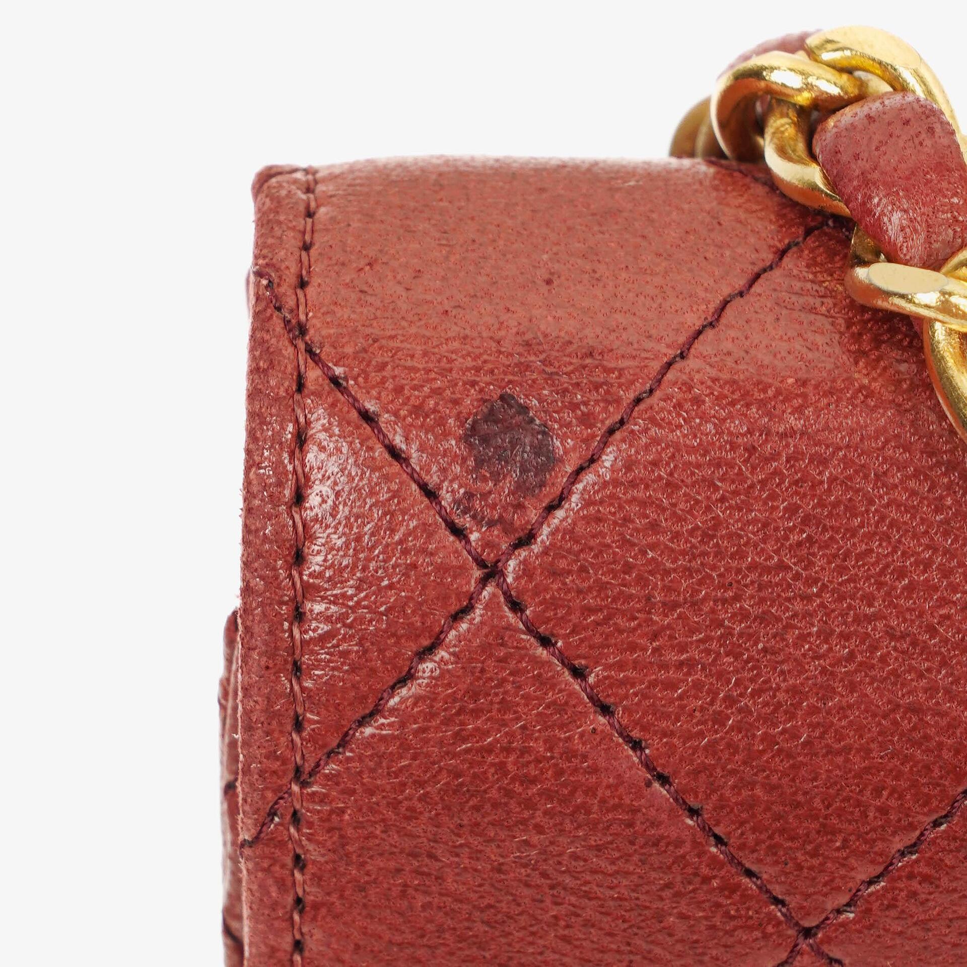 Chanel Medium Classic Single Flap Tasche aus burgunderrotem gestepptem Lammleder mit goldfarbener Hardware