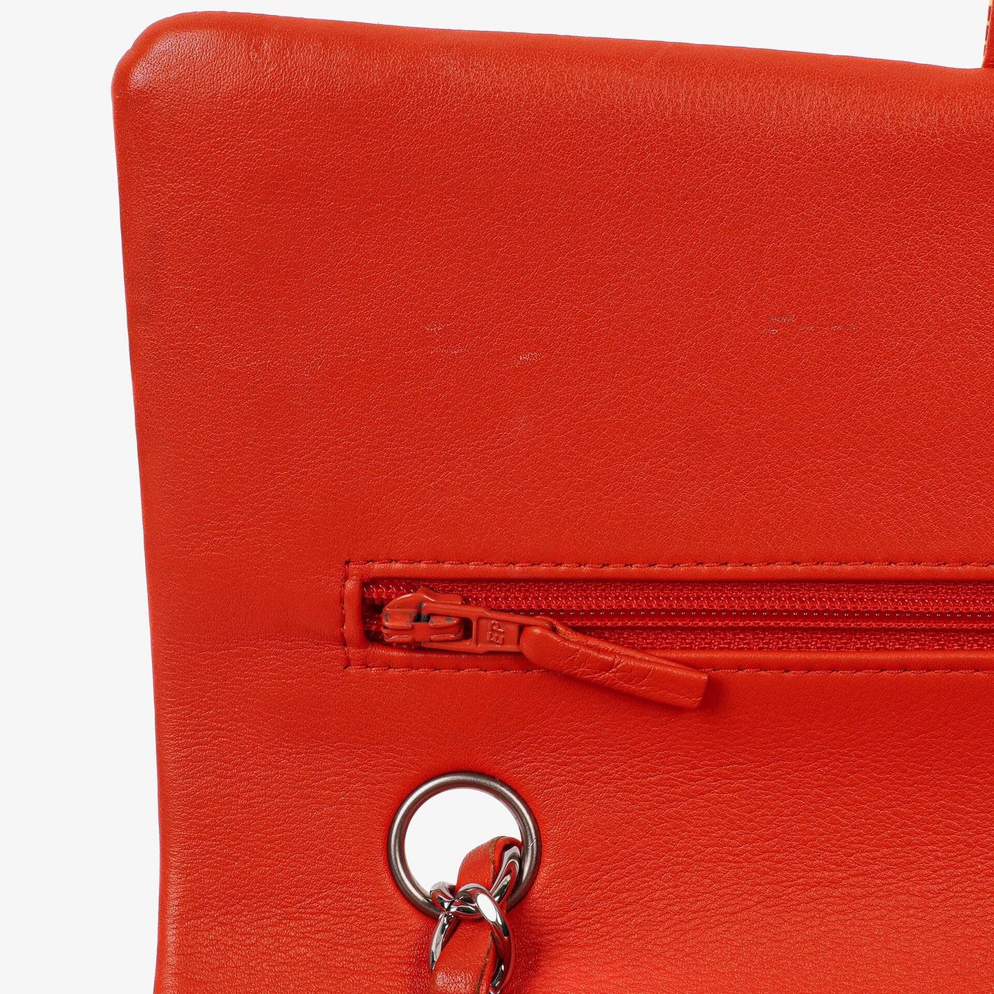 Chanel Classic Medium Double Flap Tasche aus gestreiftem Lackleder, 2014