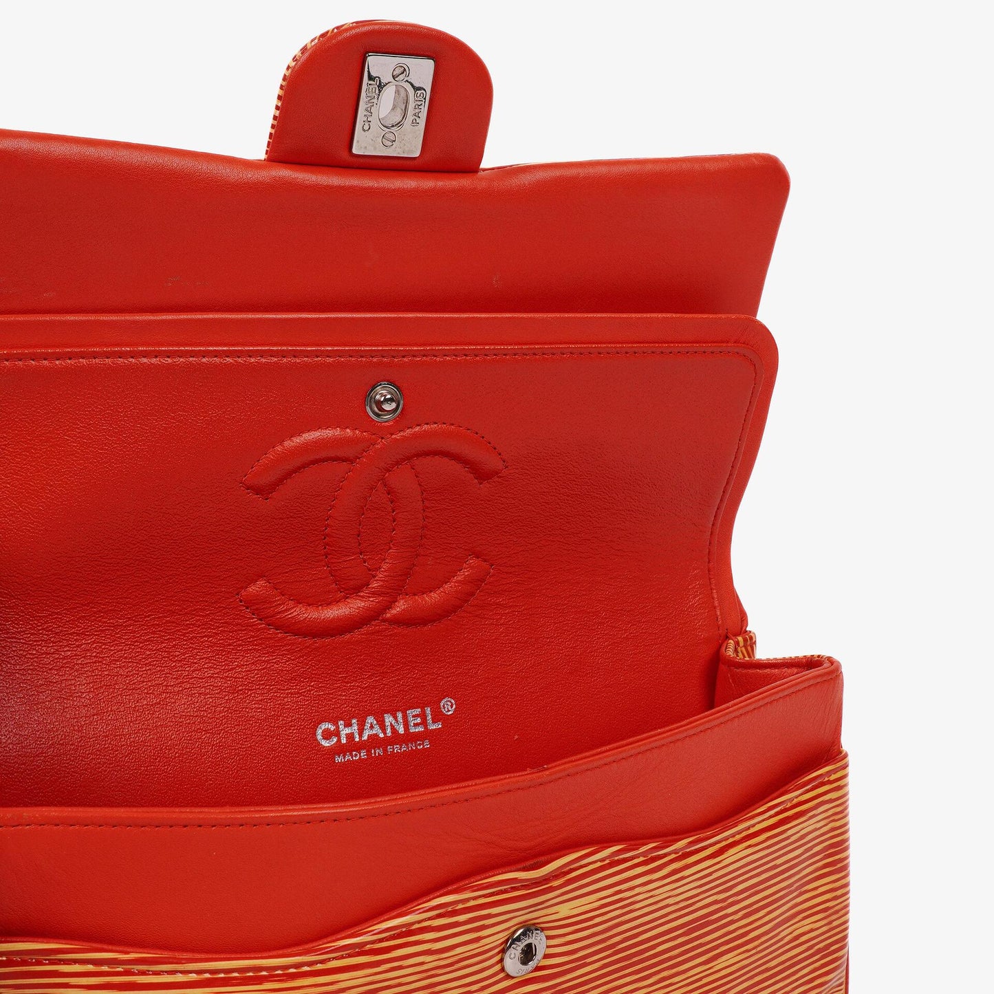 Chanel Classic Medium Double Flap Tasche aus gestreiftem Lackleder, 2014
