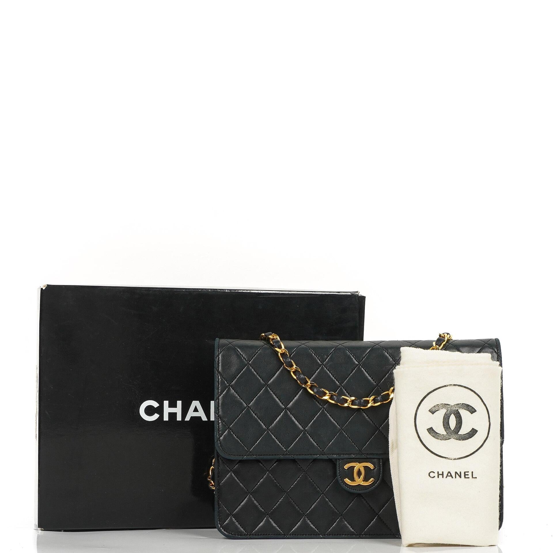 Chanel Medium Classic Vintage schwarze gesteppte Lammleder Single Flap Bag mit 24K goldplattierten Beschlägen
