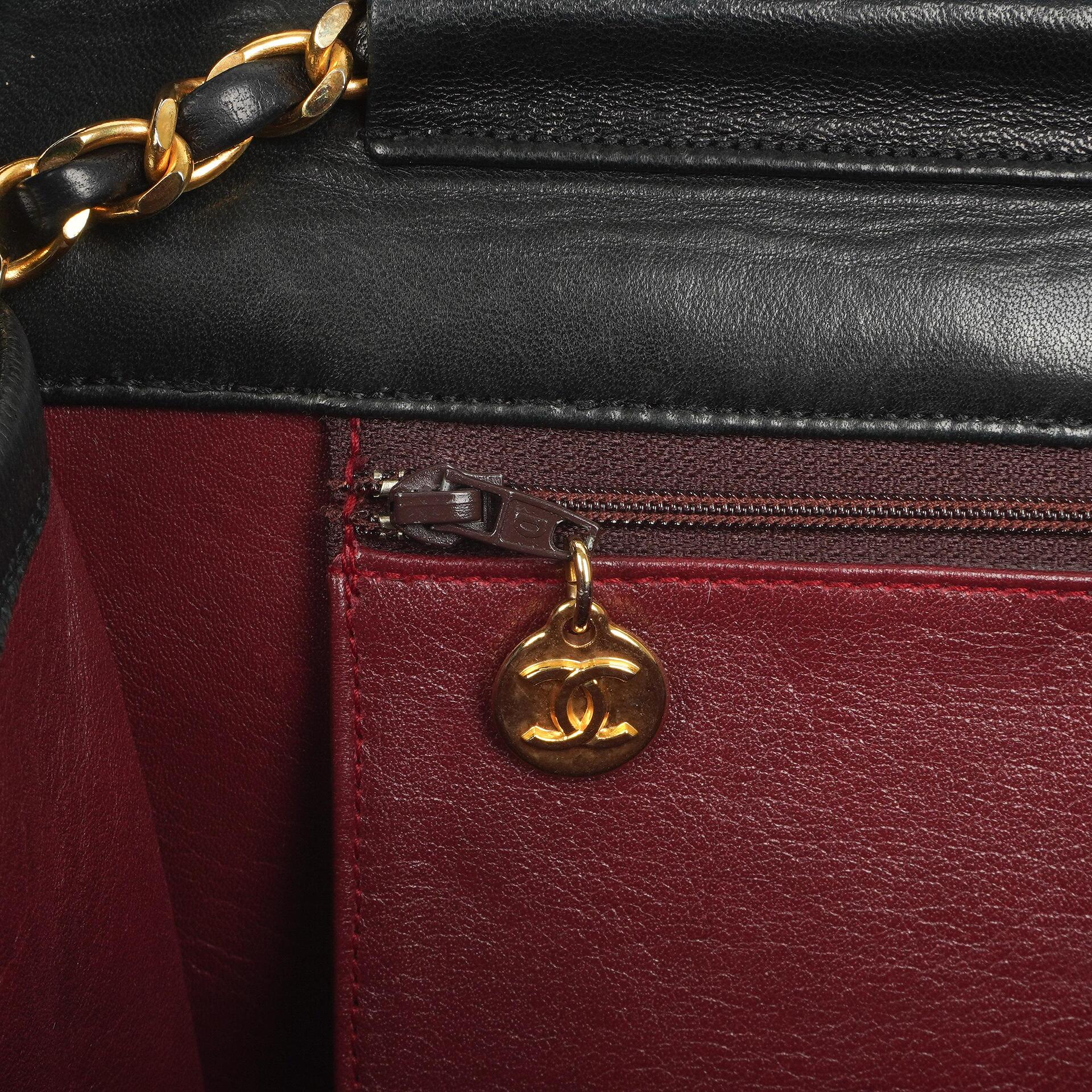 Chanel Medium Classic Vintage schwarze gesteppte Lammleder Single Flap Bag mit 24K goldplattierten Beschlägen