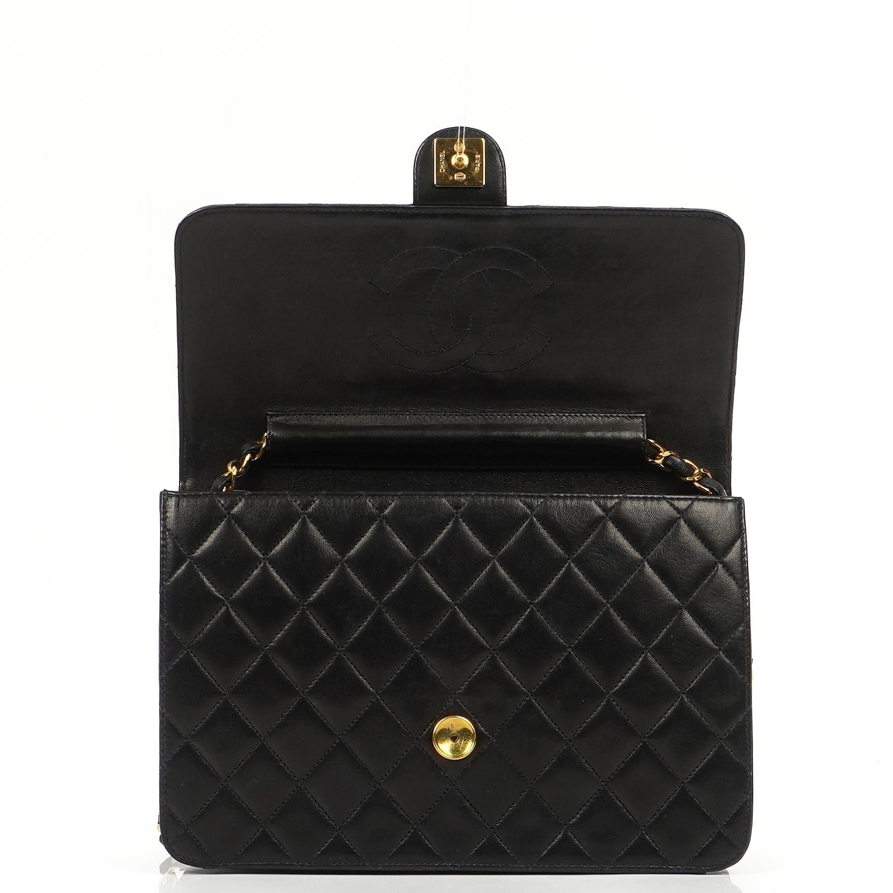 Chanel Medium Classic Vintage Schwarz gestepptes Lammleder Single Flap Tasche mit 24K Goldplattierten Beschlägen