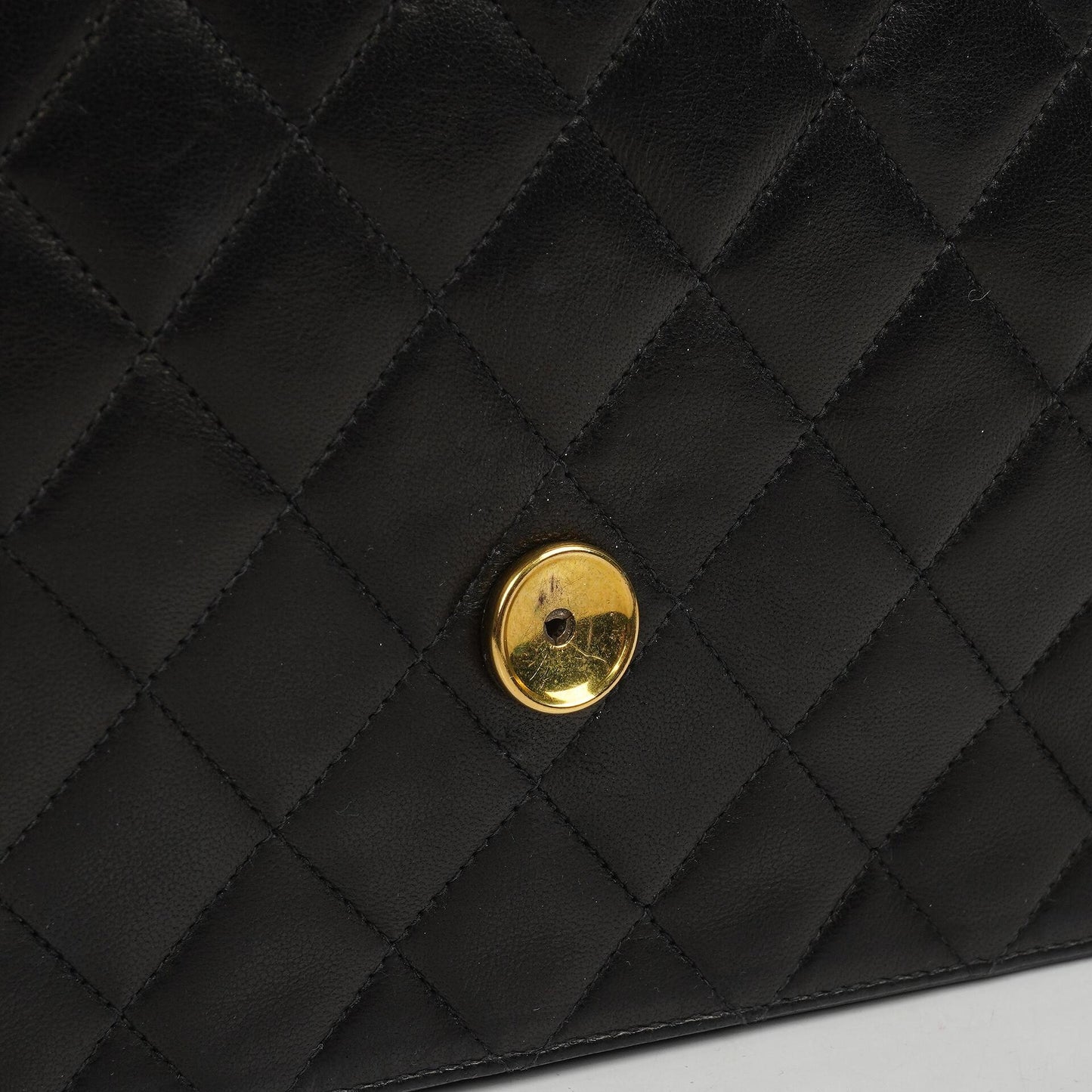 Chanel Medium Classic Vintage Schwarz gestepptes Lammleder Single Flap Tasche mit 24K Goldplattierten Beschlägen