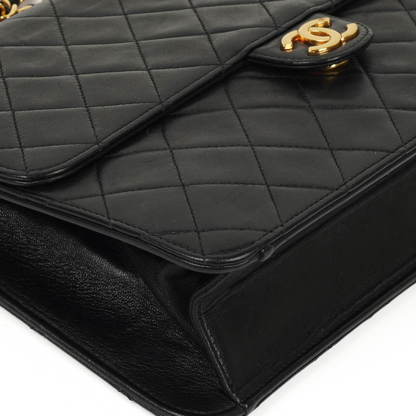 Chanel Medium Classic Vintage Single Flap Bag aus schwarzem gestepptem Lammleder mit 24K goldplattierten Beschlägen