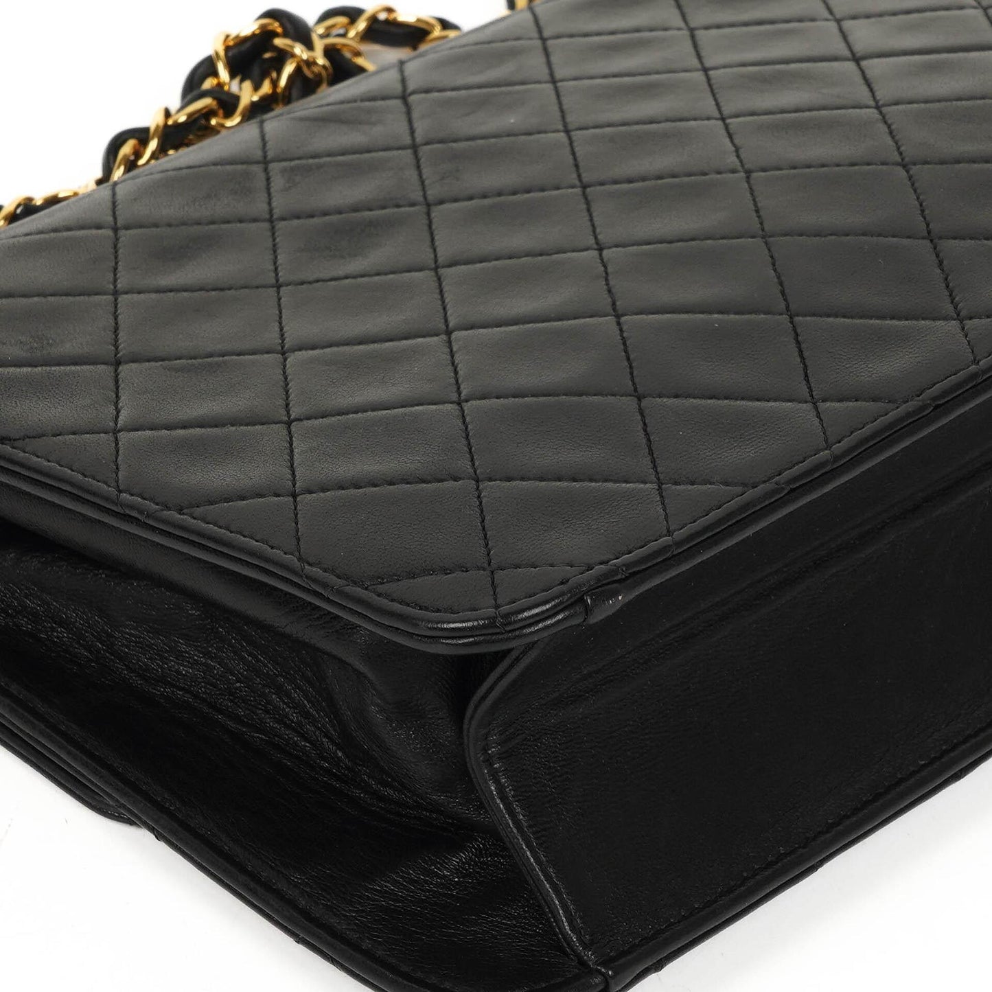 Chanel Medium Classic Vintage Single Flap Bag aus schwarzem gestepptem Lammleder mit 24K goldplattierten Beschlägen