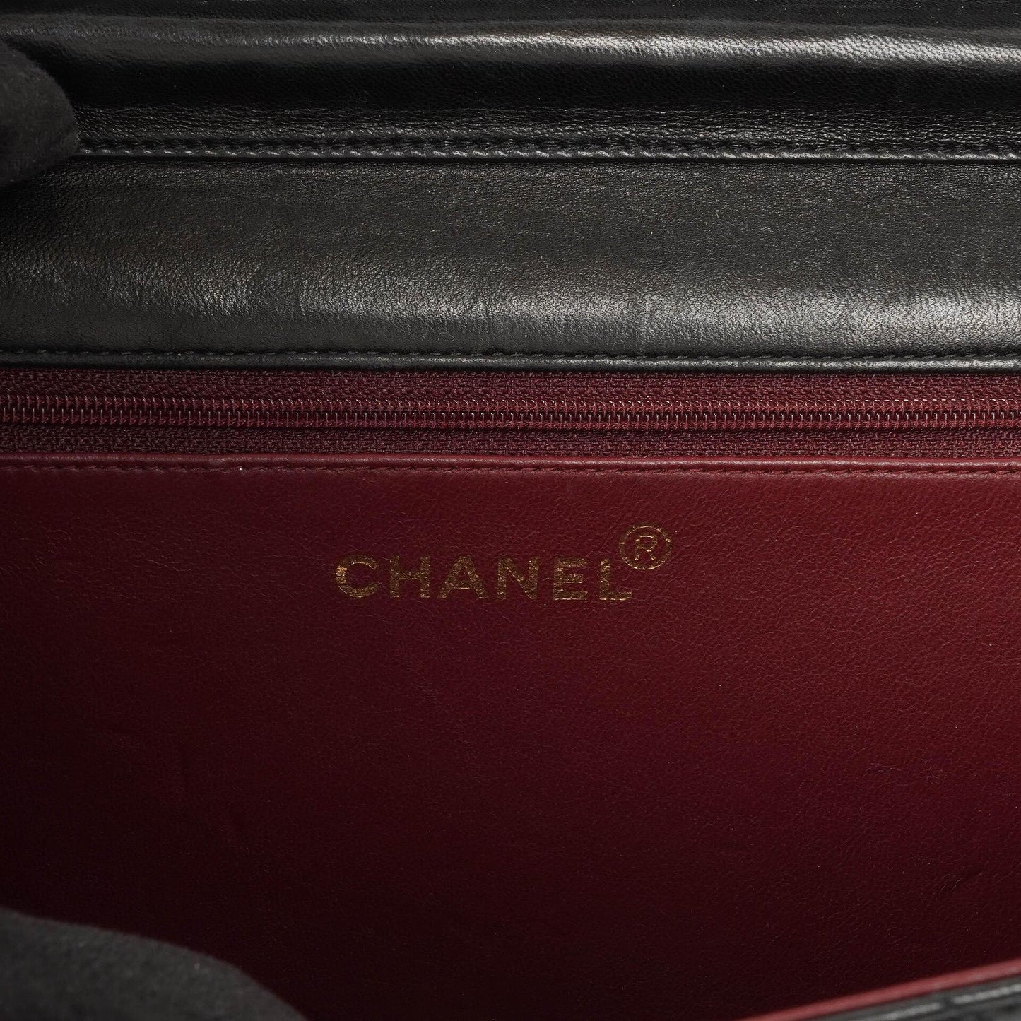 Chanel Medium Classic Vintage Single Flap Bag aus schwarzem gestepptem Lammleder mit 24K goldplattierten Beschlägen