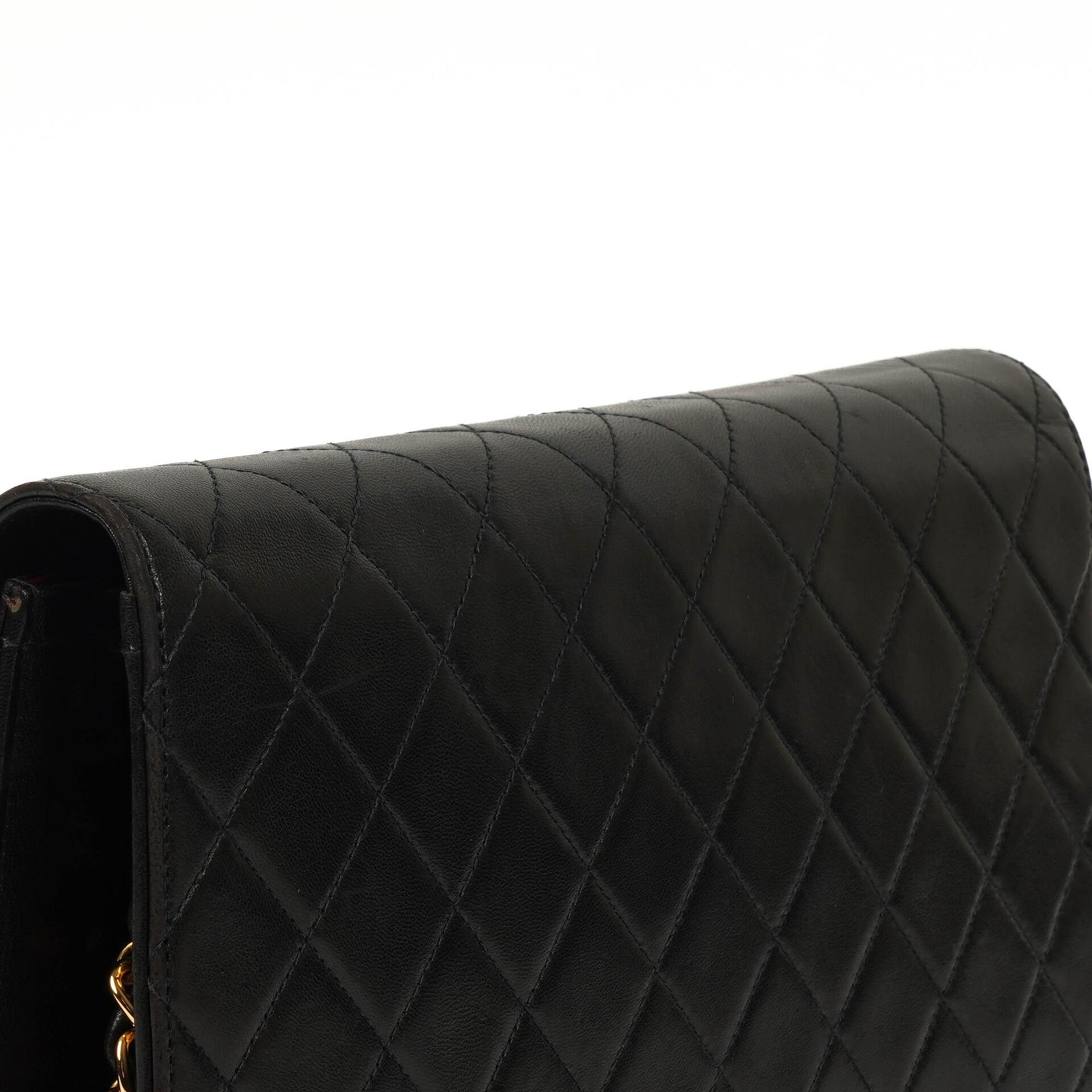 Chanel Medium Classic Vintage Single Flap Bag aus schwarzem gestepptem Lammleder mit 24K goldplattierten Beschlägen