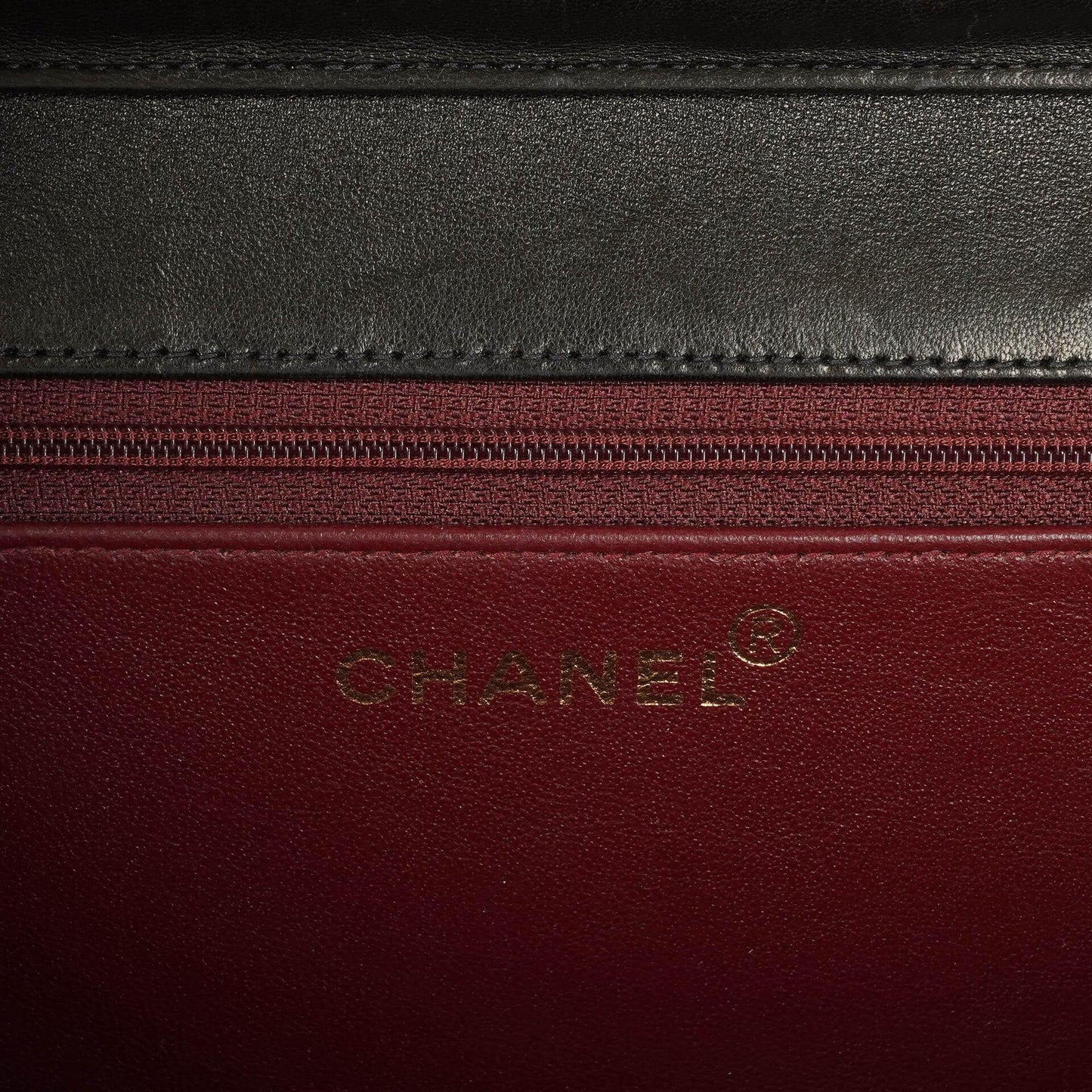 Chanel Medium Classic Vintage Single Flap Bag aus schwarzem gestepptem Lammleder mit 24K goldplattierten Beschlägen