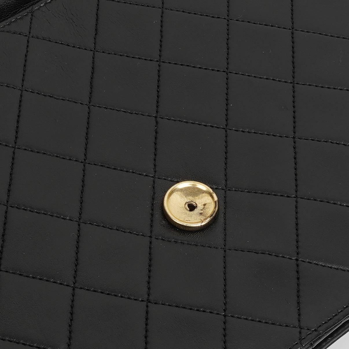 Chanel Medium Classic Vintage Gesteppte Lammleder Single Flap Bag Schwarz mit 24K Goldplattierten Beschlägen