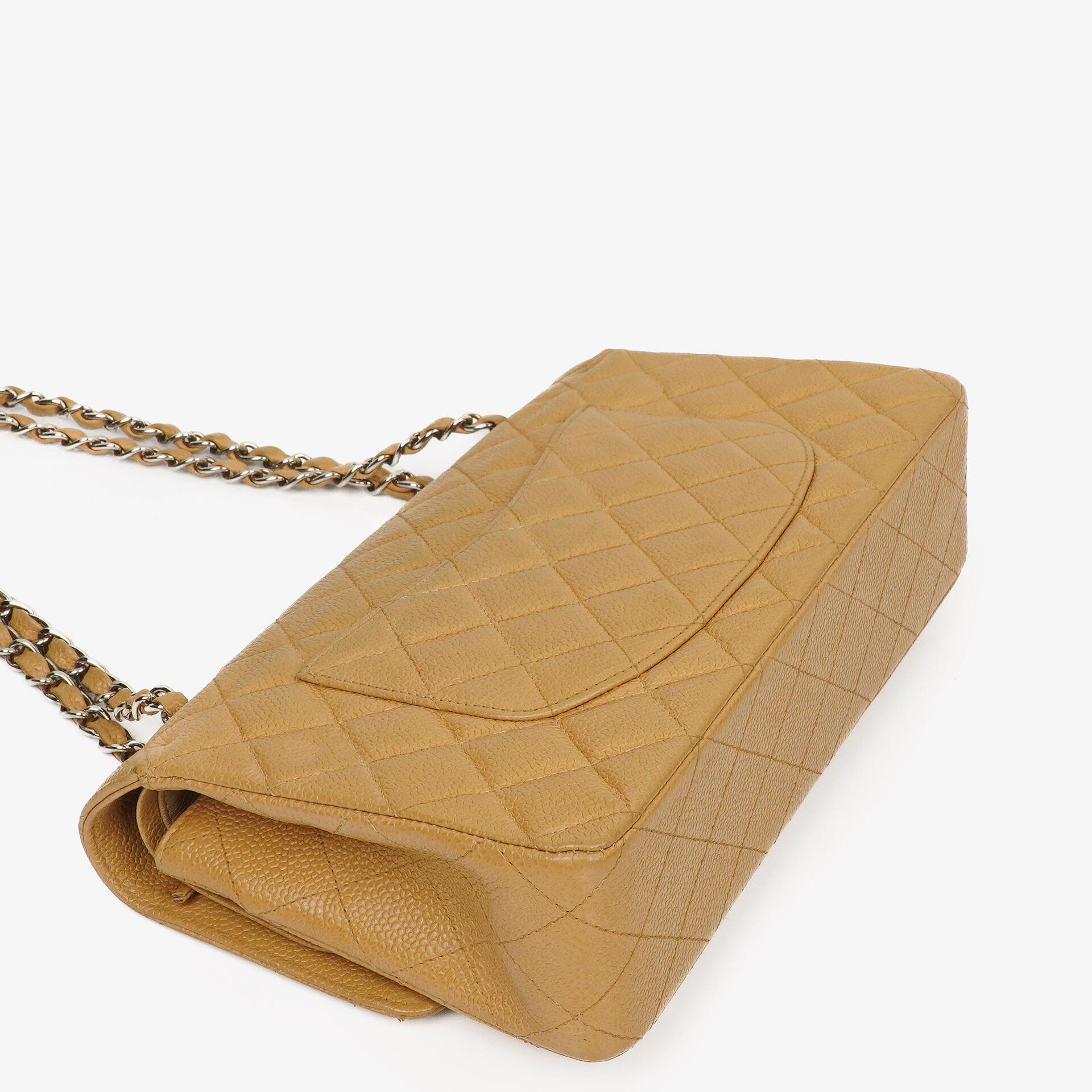 Chanel Medium Classic Vintage Doppelklapp-Tasche Beige Steppiertes Kaviarleder Mit Silberfarbener Hardware