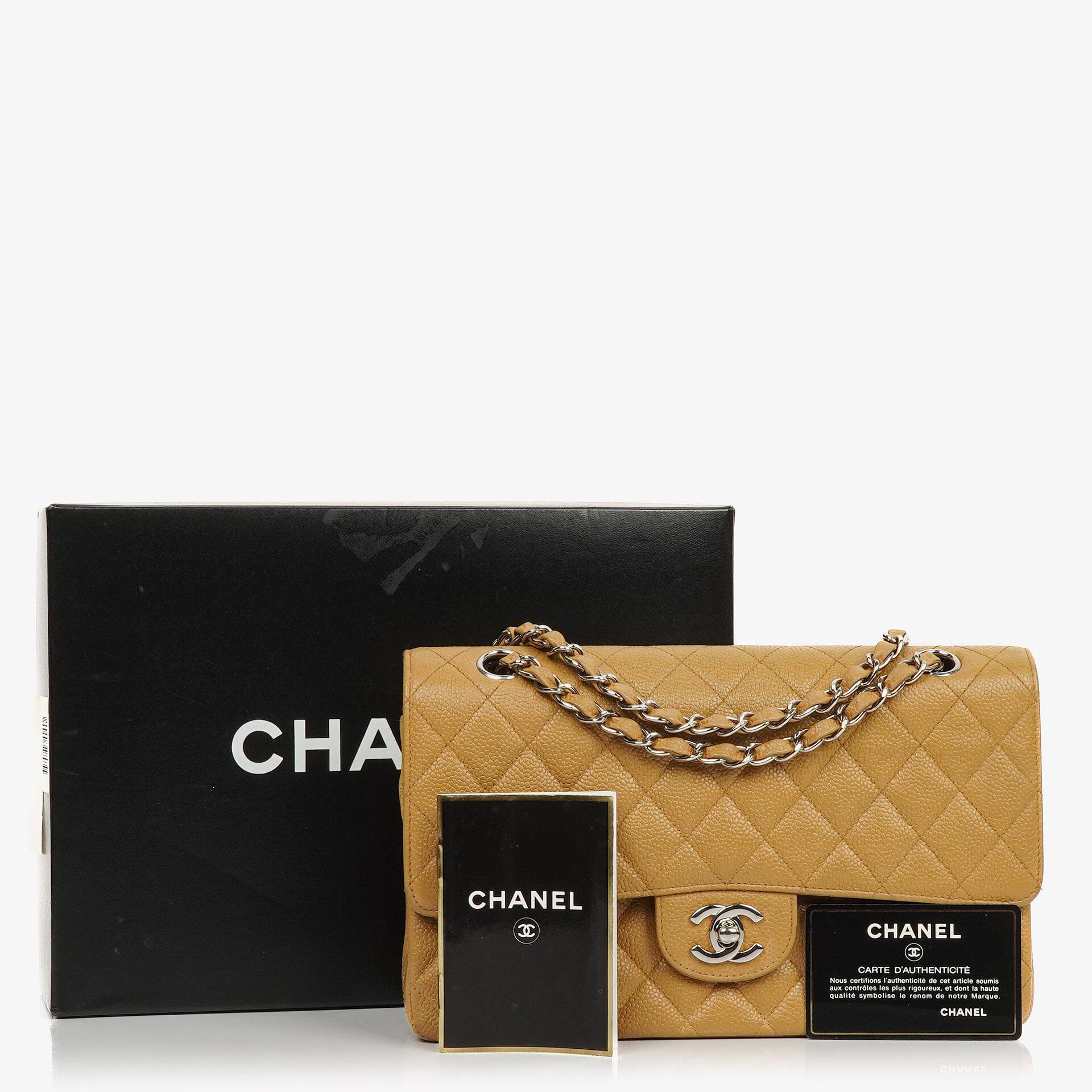 Chanel Medium Classic Vintage Doppelklapp-Tasche Beige Steppiertes Kaviarleder Mit Silberfarbener Hardware