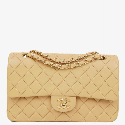 Chanel Mittelgroße Classic Vintage Double Flap Tasche aus beigem gestepptem Lammleder mit 24K vergoldeten Beschlägen