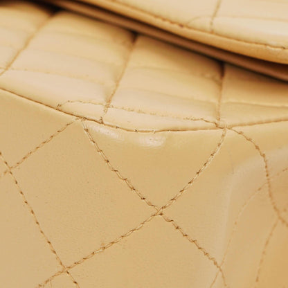 Chanel Mittelgroße Classic Vintage Double Flap Tasche aus beigem gestepptem Lammleder mit 24K vergoldeten Beschlägen