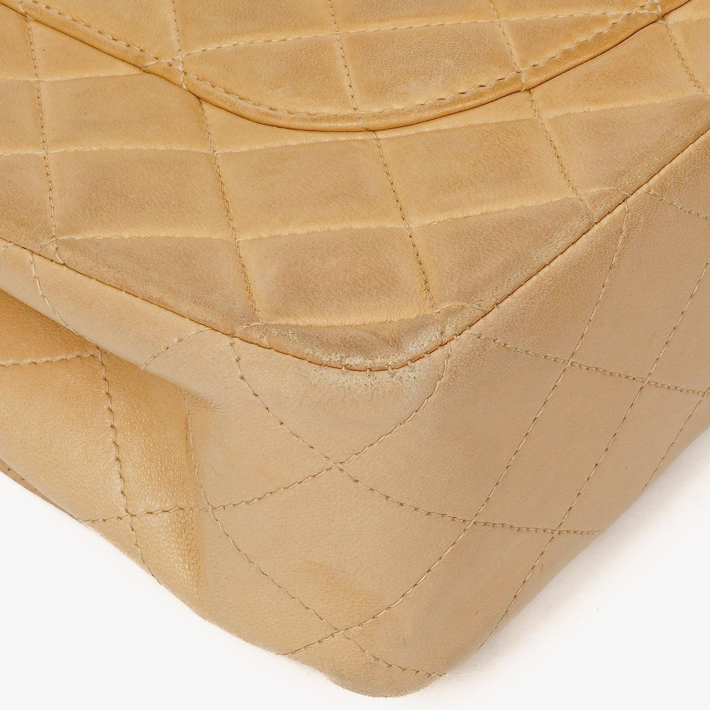 Chanel Mittelgroße Klassische Vintage Doppelklappe Tasche Beige Stepp-Lammleder mit silberfarbenen Beschlägen