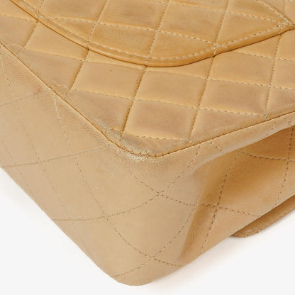 Chanel Mittelgroße Klassische Vintage Doppelklappe Tasche Beige Stepp-Lammleder mit silberfarbenen Beschlägen