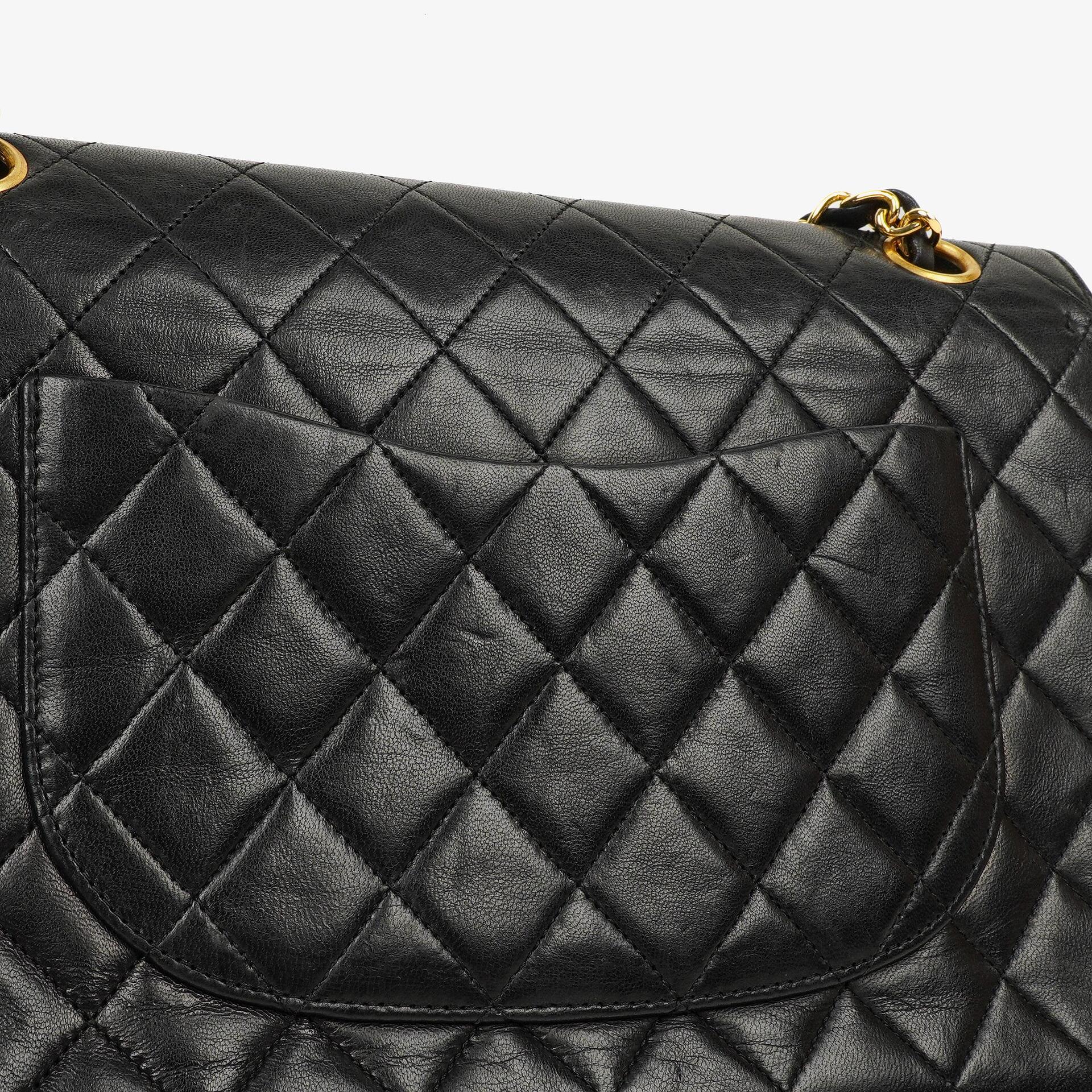 Chanel Medium Classic Vintage Double Flap Tasche aus schwarzem gestepptem Lammleder mit 24K vergoldeten Beschlägen