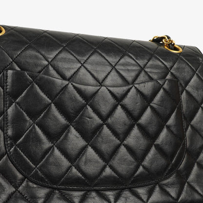 Chanel Medium Classic Vintage Double Flap Tasche aus schwarzem gestepptem Lammleder mit 24K vergoldeten Beschlägen
