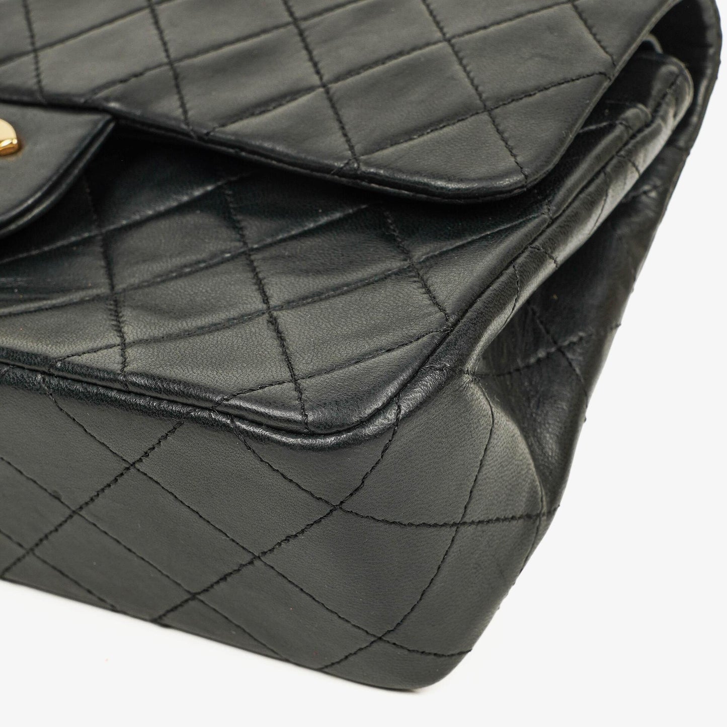 CHANEL Kleine Classic Vintage Double Flap Tasche aus schwarzem gestepptem Lammleder mit 24K vergoldeter Hardware