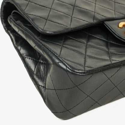 CHANEL Kleine Classic Vintage Double Flap Tasche aus schwarzem gestepptem Lammleder mit 24K vergoldeter Hardware