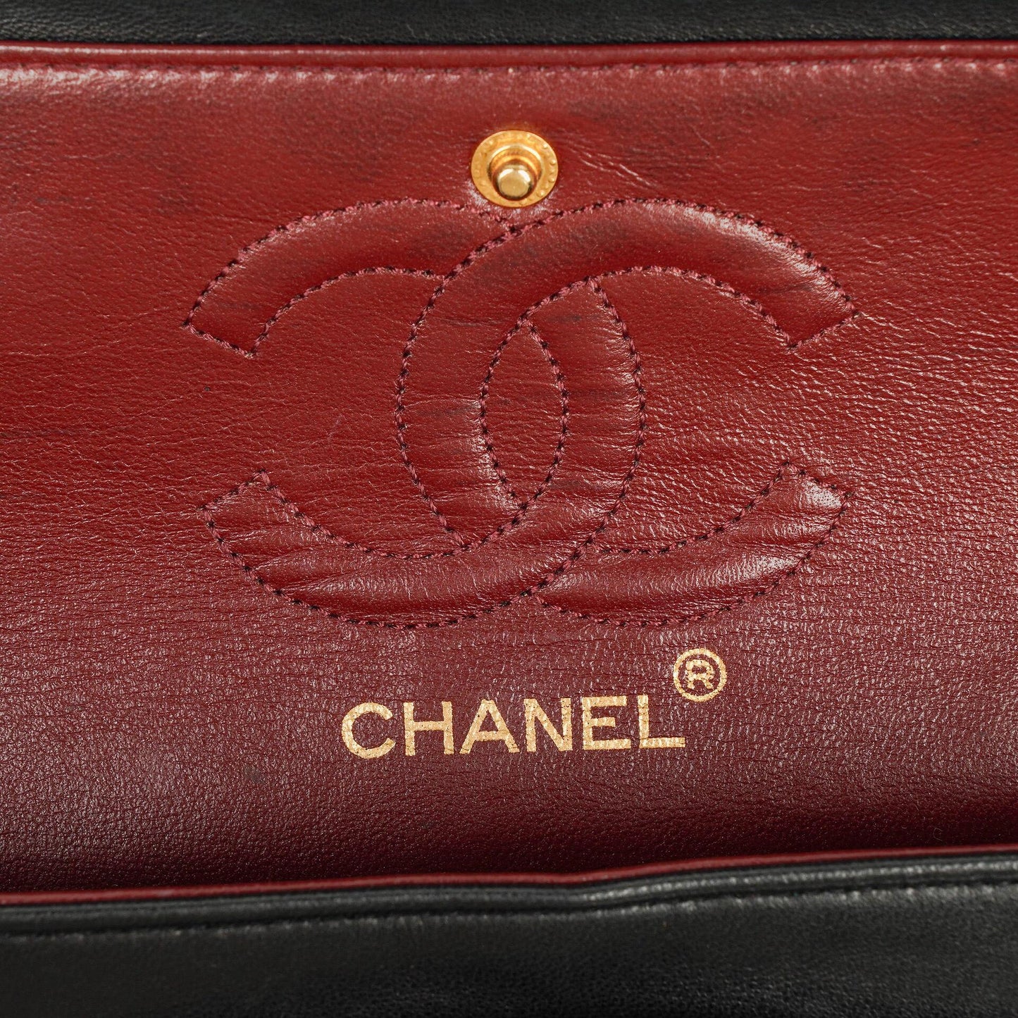 CHANEL Kleine Classic Vintage Double Flap Tasche aus schwarzem gestepptem Lammleder mit 24K vergoldeter Hardware