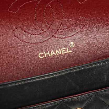 Chanel Medium Classic Vintage Double Flap Bag aus schwarzem gestepptem Lammleder mit 24K vergoldeten Beschlägen
