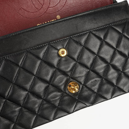 Chanel Medium Classic Vintage Double Flap Bag aus schwarzem gestepptem Lammleder mit 24K vergoldeten Beschlägen