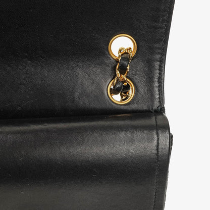 Chanel Medium Classic Vintage Double Flap Bag aus schwarzem gestepptem Lammleder mit 24K vergoldeten Beschlägen