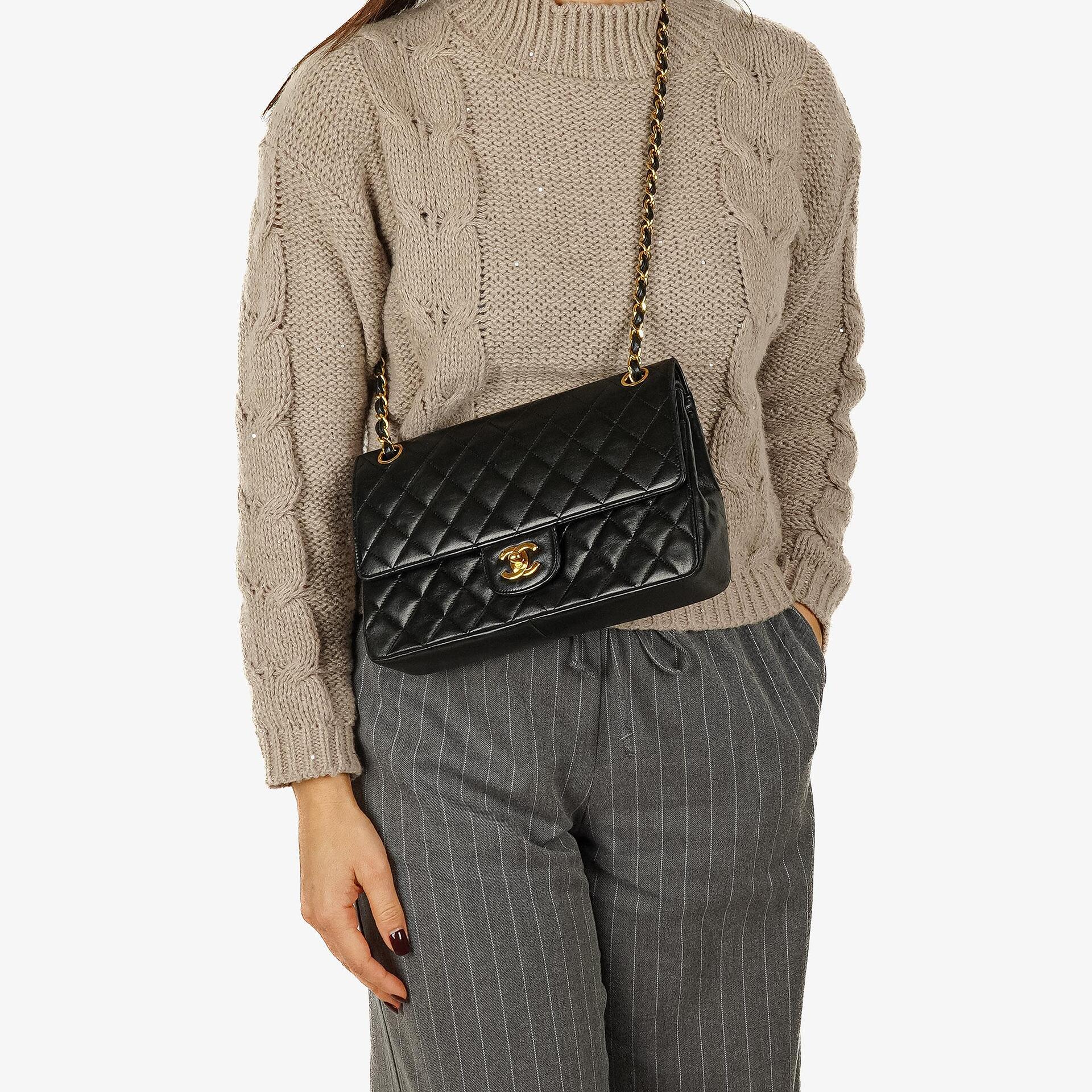 Chanel Medium Classic Vintage Double Flap Bag aus schwarzem gestepptem Lammleder mit 24K-vergoldeter Hardware