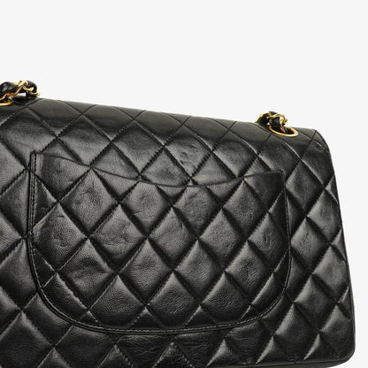 Chanel Medium Classic Vintage Double Flap Bag aus schwarzem gestepptem Lammleder mit 24K-vergoldeter Hardware