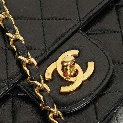 Chanel Medium Classic Vintage Double Flap Bag aus schwarzem gestepptem Lammleder mit 24K-vergoldeter Hardware