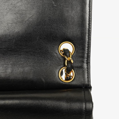Chanel Medium Classic Vintage Double Flap Bag aus schwarzem gestepptem Lammleder mit 24K-vergoldeter Hardware