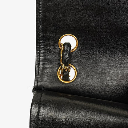 Chanel Medium Classic Vintage Double Flap Bag aus schwarzem gestepptem Lammleder mit 24K-vergoldeter Hardware