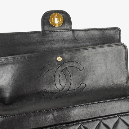 Chanel Medium Classic Vintage Double Flap Tasche aus schwarzem gestepptem Lammleder mit 24K vergoldeten Beschlägen