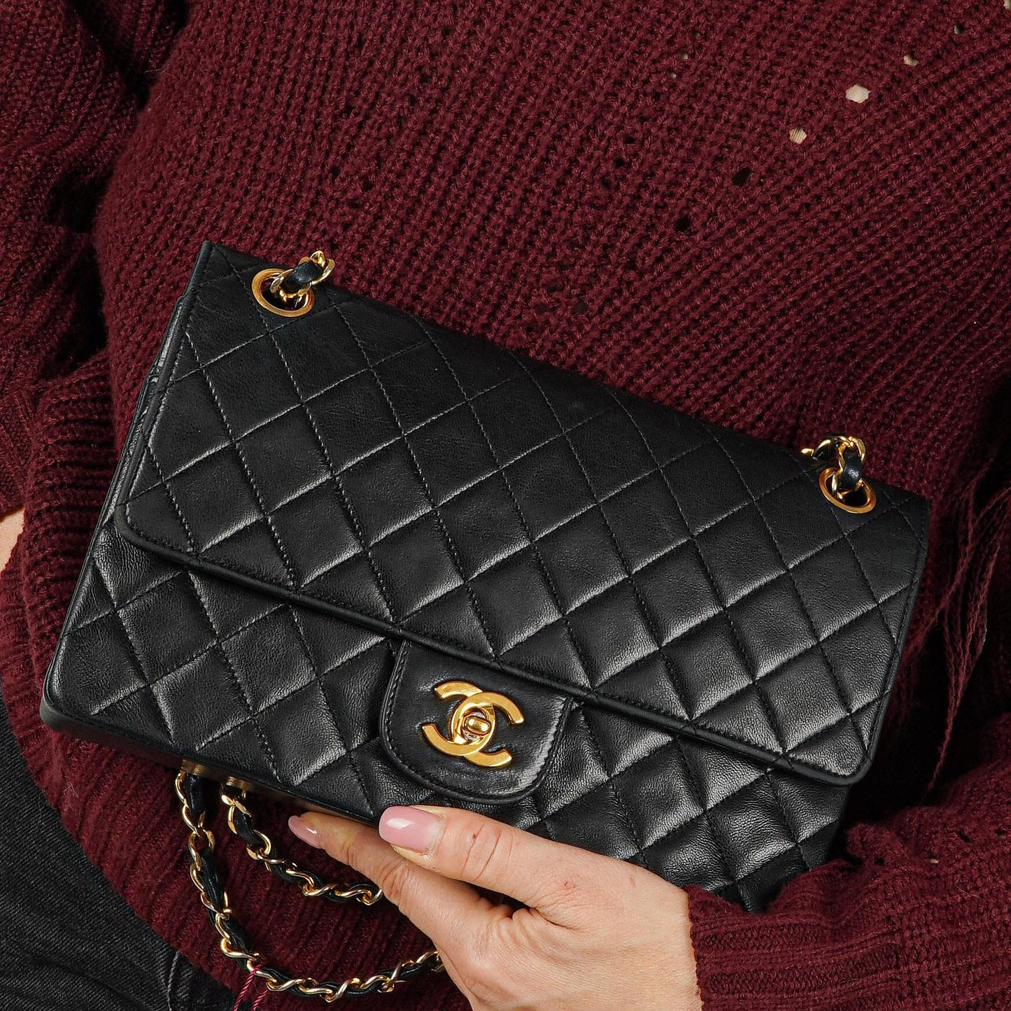 Chanel Medium Classic Vintage Double Flap Bag aus schwarzem gestepptem Lammleder mit 24K vergoldeten Beschlägen