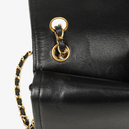 Chanel Medium Classic Vintage Double Flap Bag aus schwarzem gestepptem Lammleder mit 24K vergoldeten Beschlägen