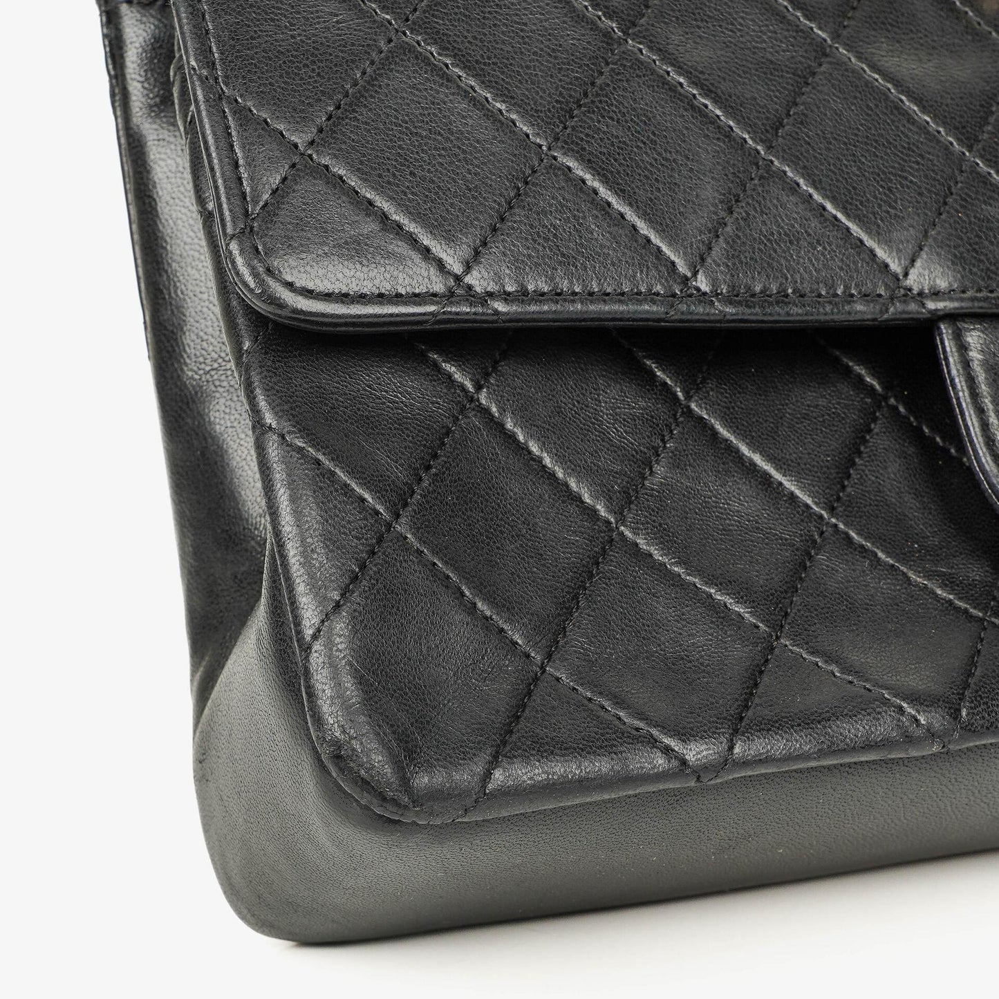 Chanel Vintage Classic Double Flap Tasche Medium aus schwarzem gestepptem Lammleder mit 24K vergoldeter Hardware