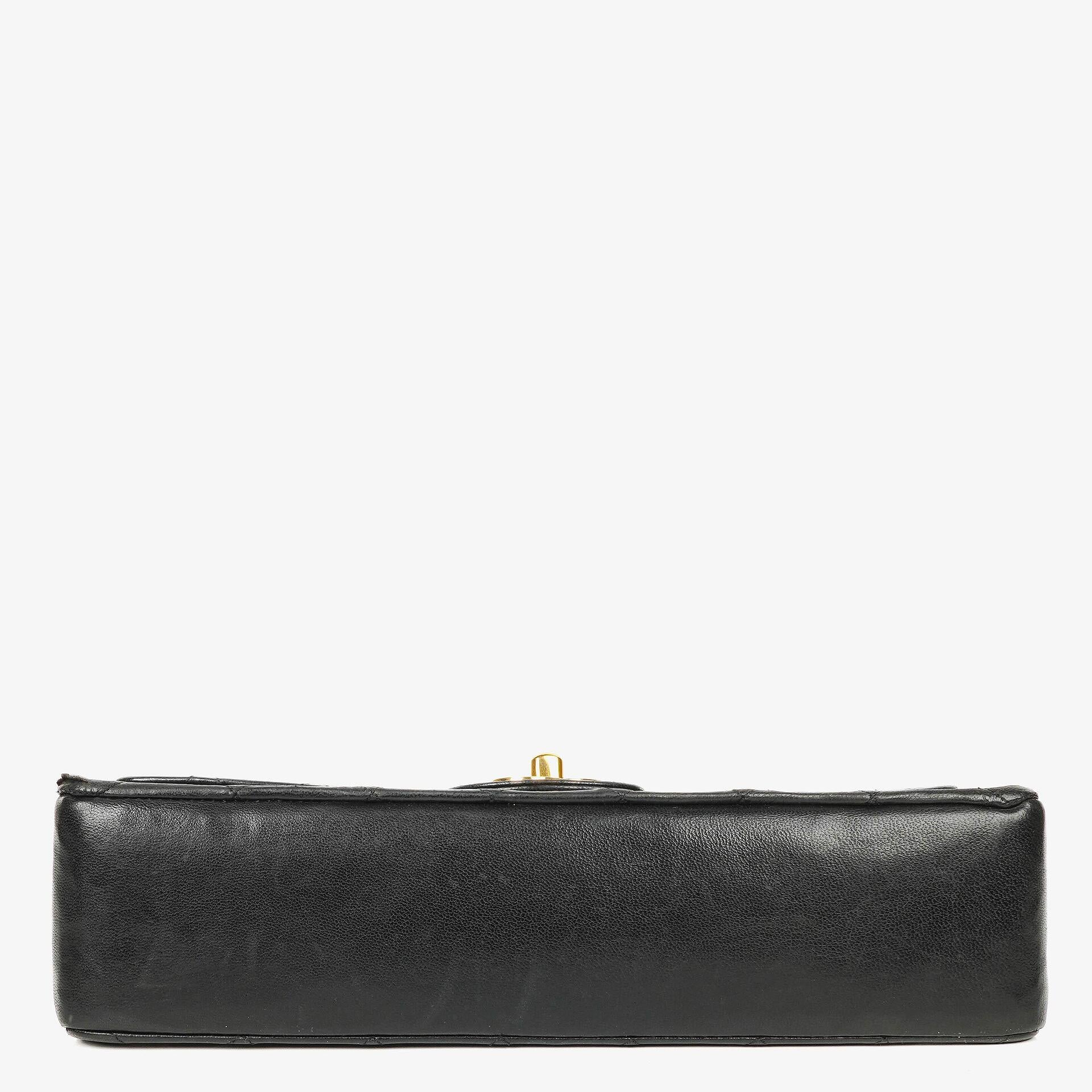 Chanel Vintage Classic Double Flap Tasche Medium aus schwarzem gestepptem Lammleder mit 24K vergoldeter Hardware