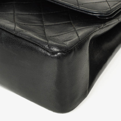 Chanel Vintage Classic Double Flap Tasche Medium aus schwarzem gestepptem Lammleder mit 24K vergoldeter Hardware