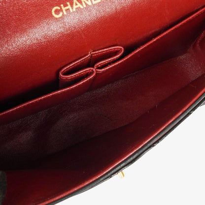 Chanel Vintage Classic Double Flap Tasche Medium aus schwarzem gestepptem Lammleder mit 24K vergoldeter Hardware