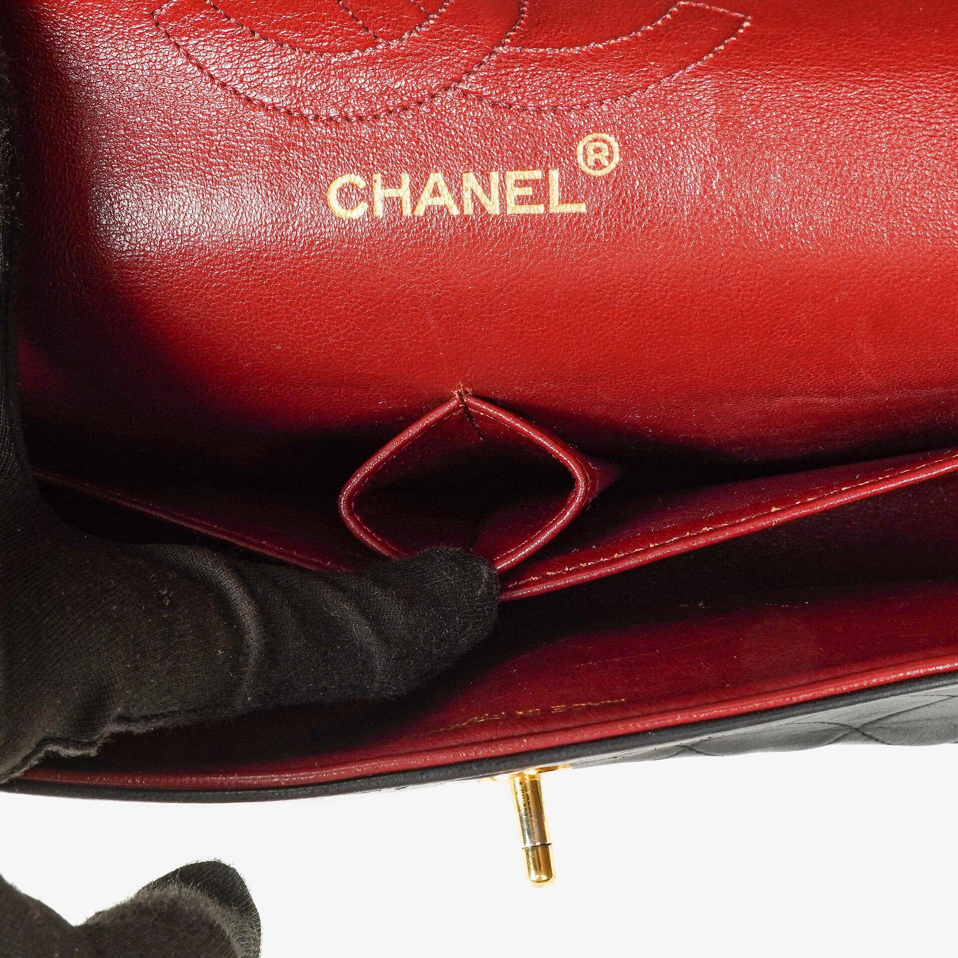 Chanel Vintage Classic Double Flap Tasche Medium aus schwarzem gestepptem Lammleder mit 24K vergoldeter Hardware