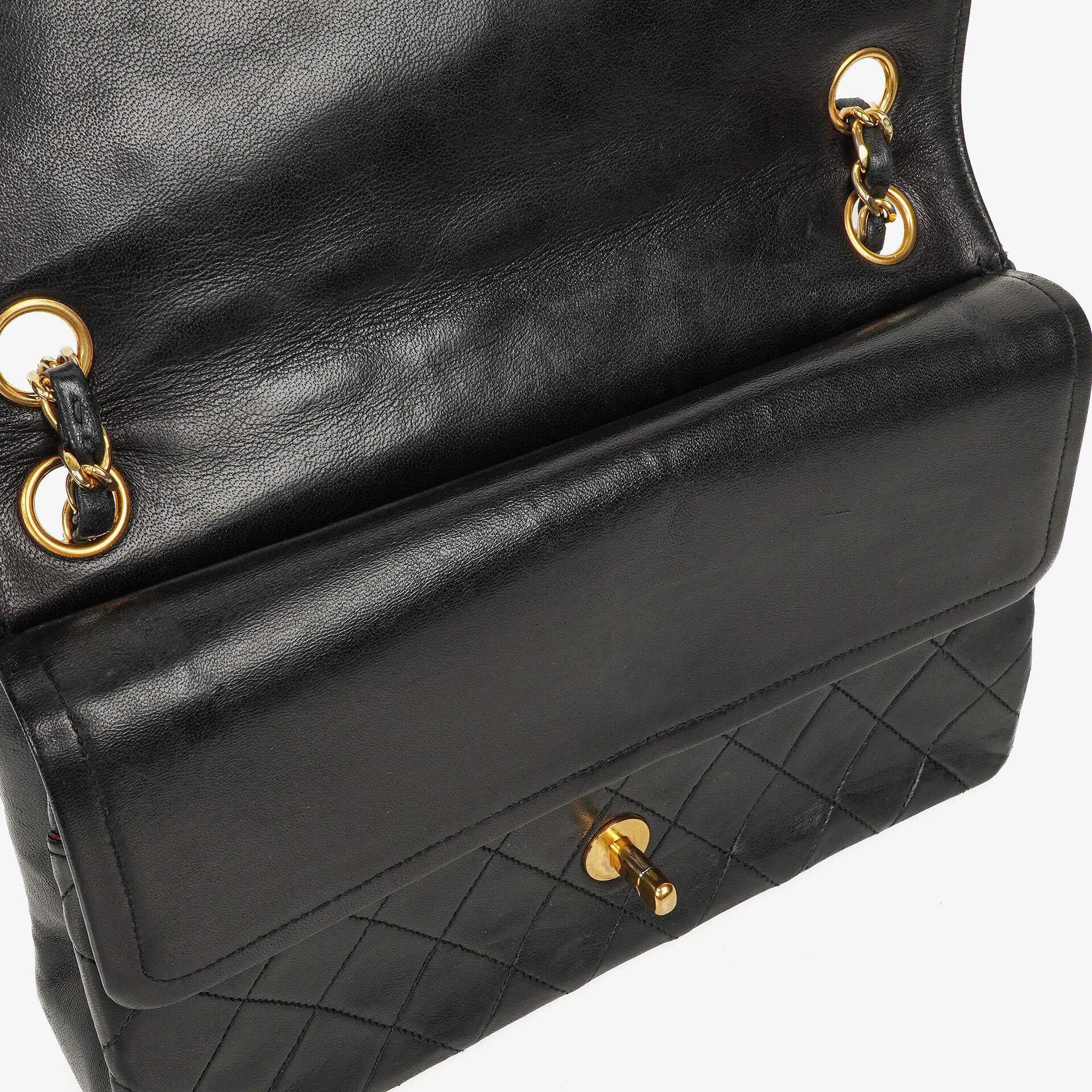 Chanel Vintage Classic Double Flap Tasche Medium aus schwarzem gestepptem Lammleder mit 24K vergoldeter Hardware